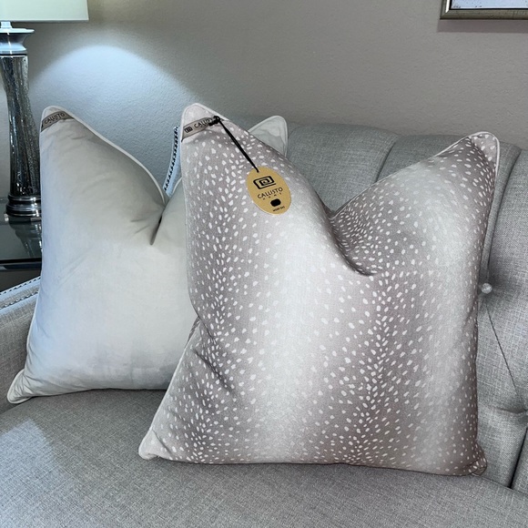 1-NWT CALLISTO HOME DECORATIVE PILLOW - Picture 9 of 16